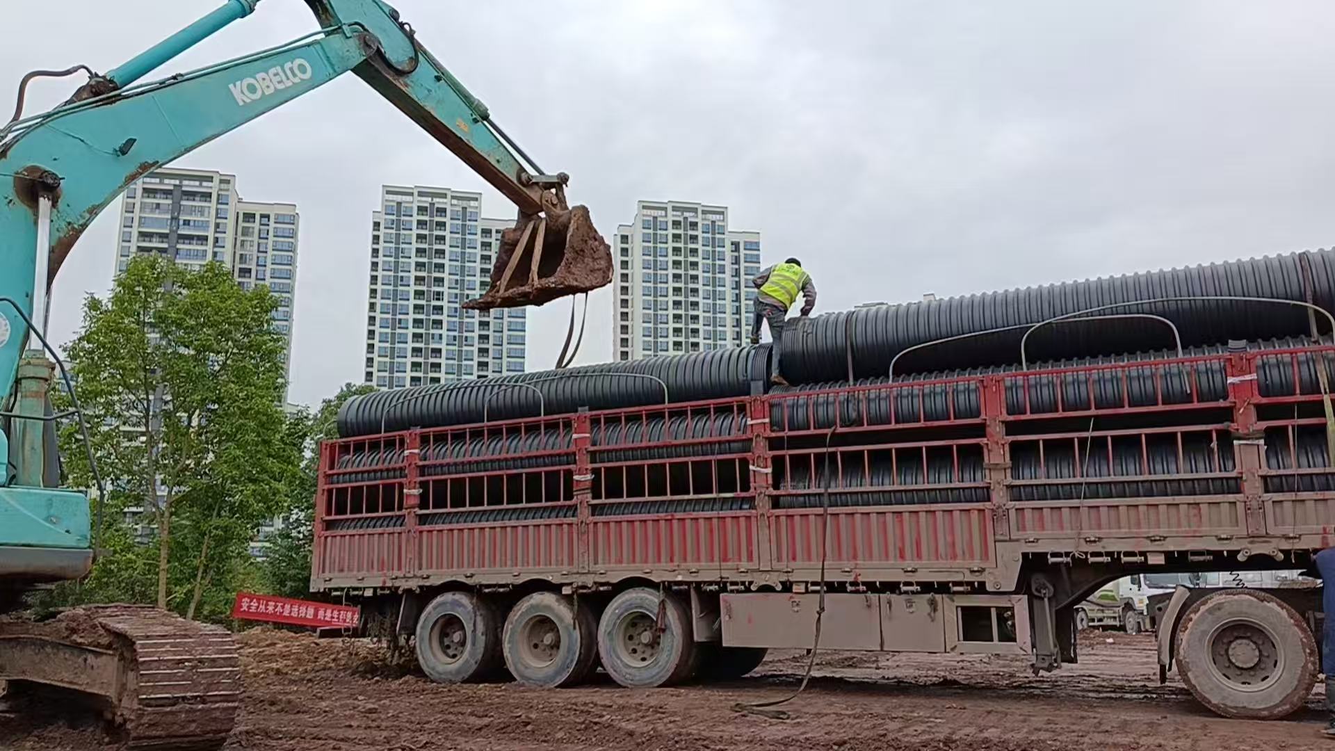 5c30494eaf8cbcb3180109b0c7a296b8.jpg 南充市仪陇县园区区间道路-承插钢带管